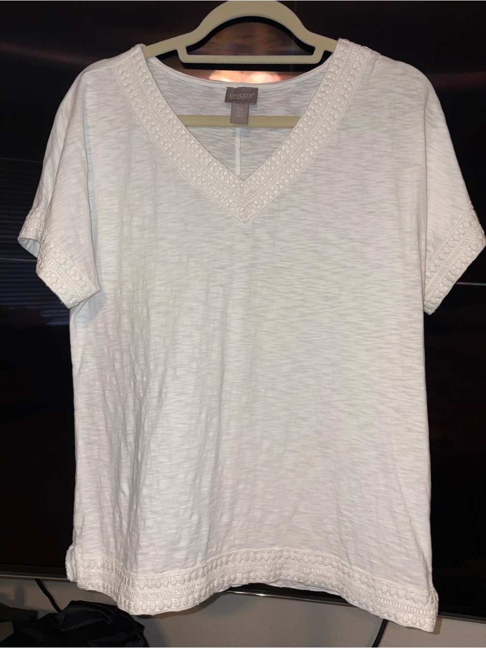Chico's White V-Neck Crochet Trim Short Sleeve Top